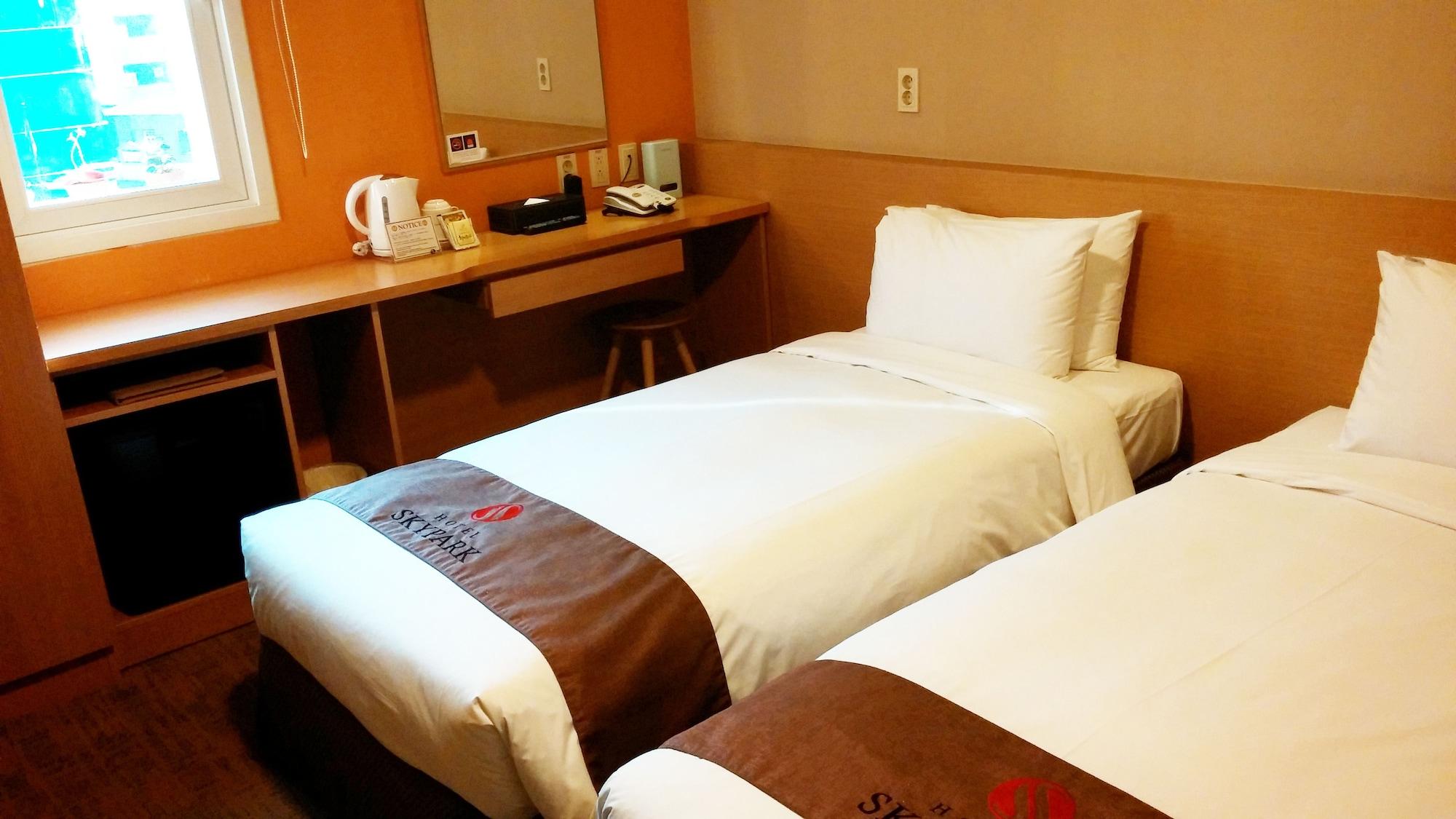 Hotel Skypark Myeongdong 3 Seoul Exterior photo