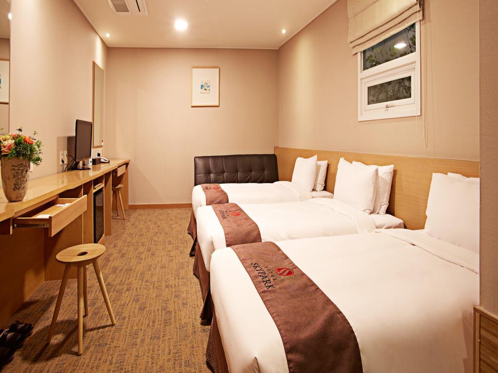 Hotel Skypark Myeongdong 3 Seoul Exterior photo