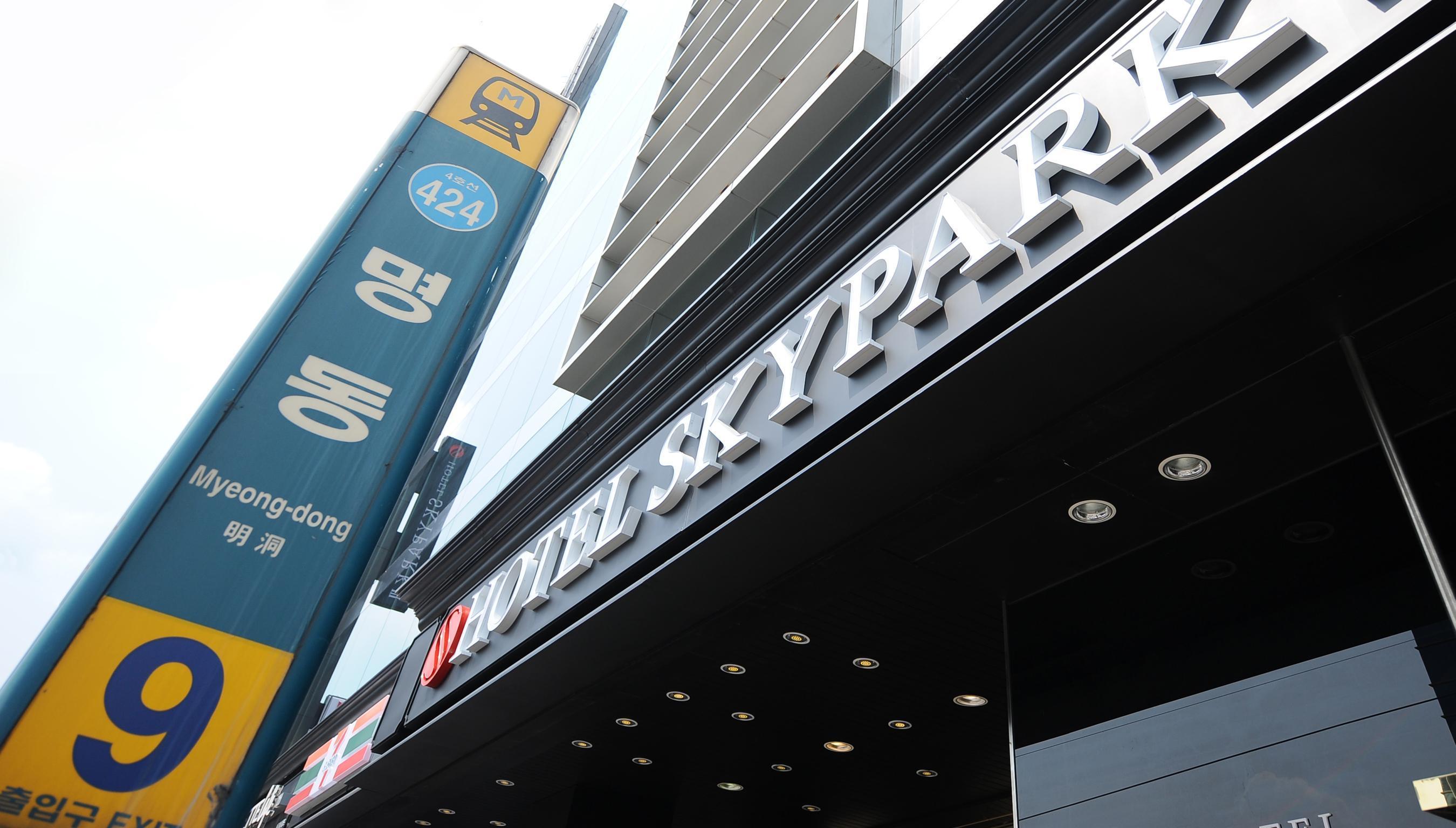 Hotel Skypark Myeongdong 3 Seoul Exterior photo
