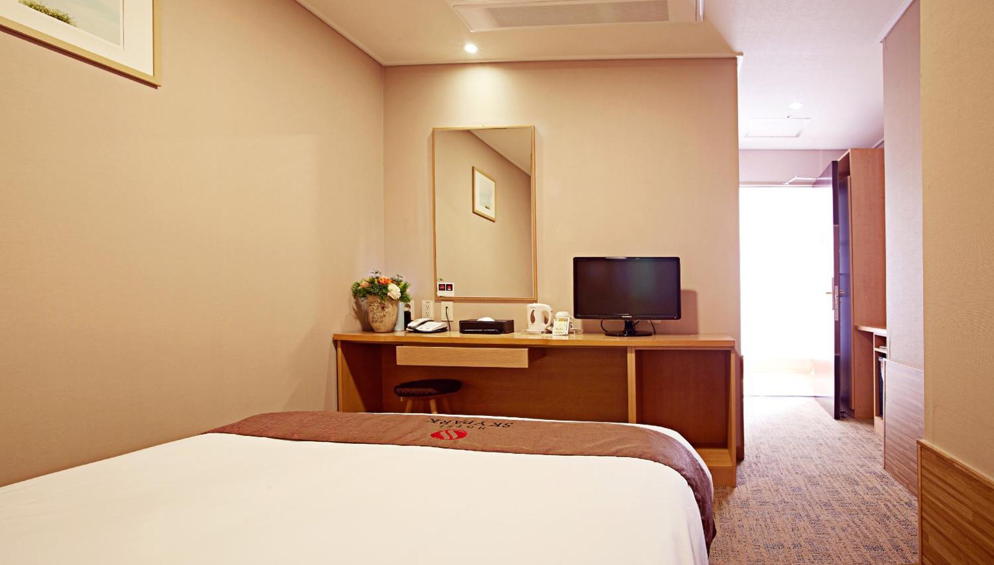 Hotel Skypark Myeongdong 3 Seoul Exterior photo